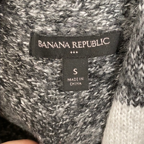 Banana Republic Cardigan - Picture 2 of 4